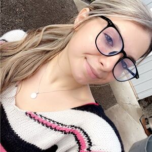 Meet your Posher, Kindra